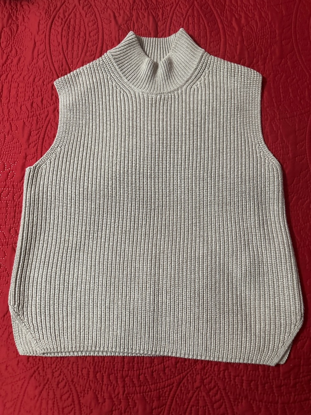 Abercrombie & Fitch Cream Ribbed Sleeveless Mock Neck Sweater Vest size small